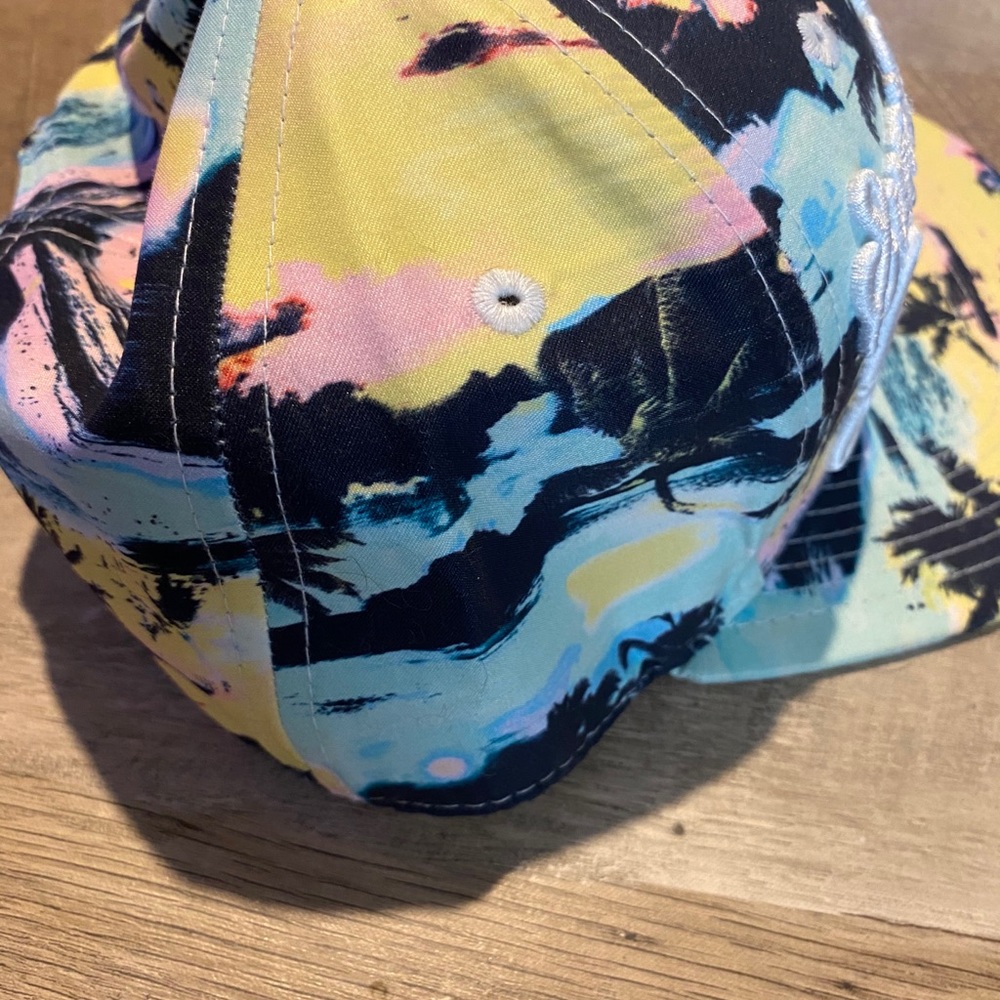 Beach hat - Picture 2 of 6